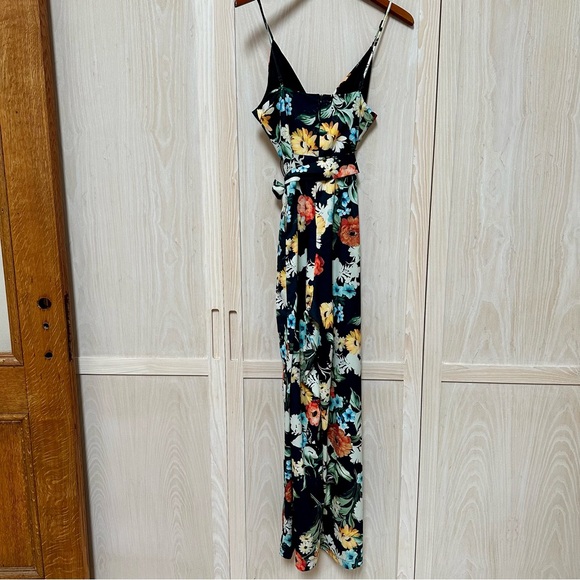 Yumi Kim Floral Jumpsuit Size M - Picture 2 of 3